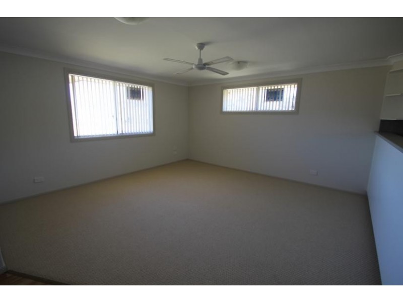 30 Miles Street, Tenterfield NSW 2372