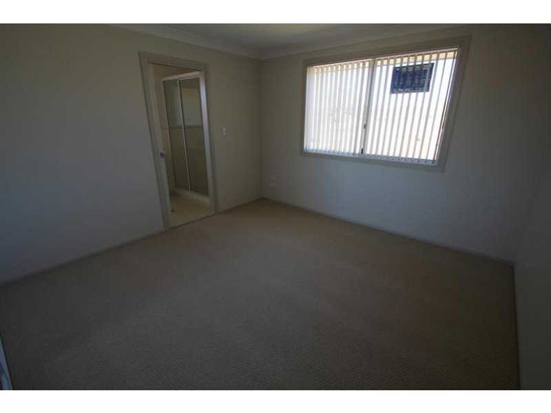 30 Miles Street, Tenterfield NSW 2372