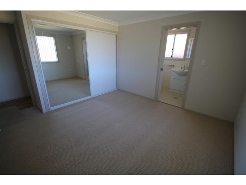 30 Miles Street, Tenterfield NSW 2372