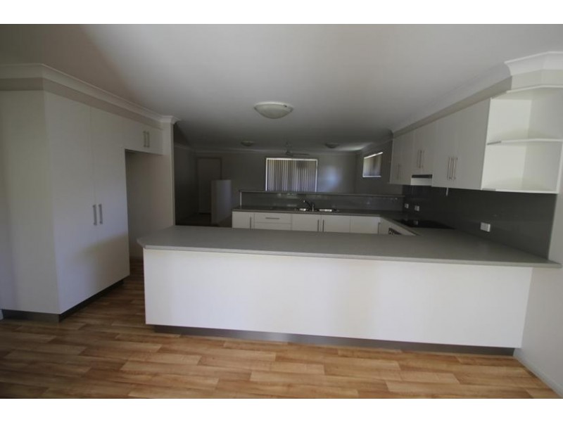 30 Miles Street, Tenterfield NSW 2372