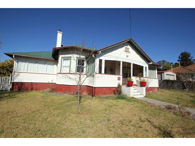111 Molesworth Street, Tenterfield NSW 2372