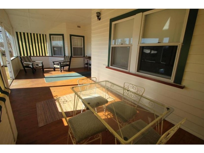 111 Molesworth Street, Tenterfield NSW 2372