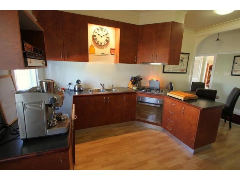 111 Molesworth Street, Tenterfield NSW 2372