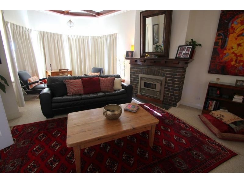 111 Molesworth Street, Tenterfield NSW 2372