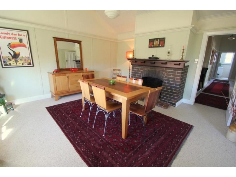111 Molesworth Street, Tenterfield NSW 2372