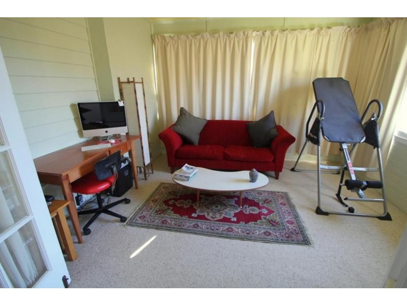 111 Molesworth Street, Tenterfield NSW 2372