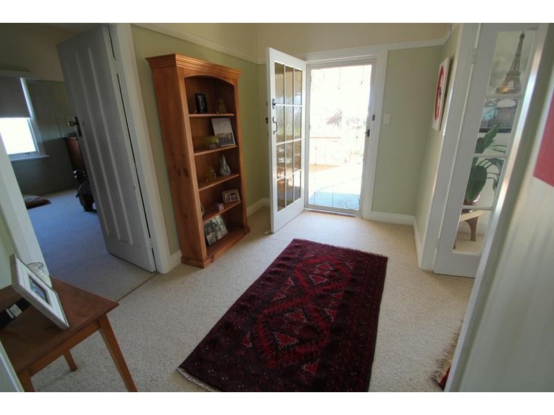 111 Molesworth Street, Tenterfield NSW 2372