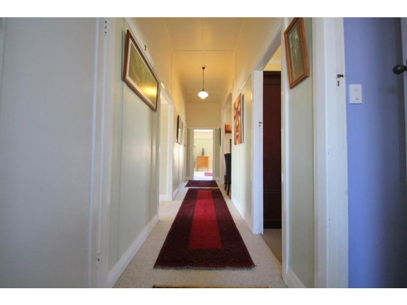 111 Molesworth Street, Tenterfield NSW 2372