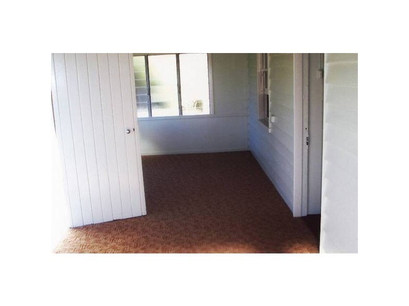 72 Woodlawn Street, Wallangarra QLD 4383