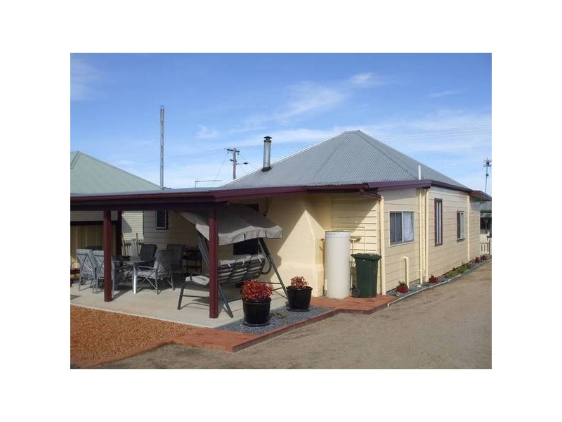 22 Railway Street, Tenterfield NSW 2372