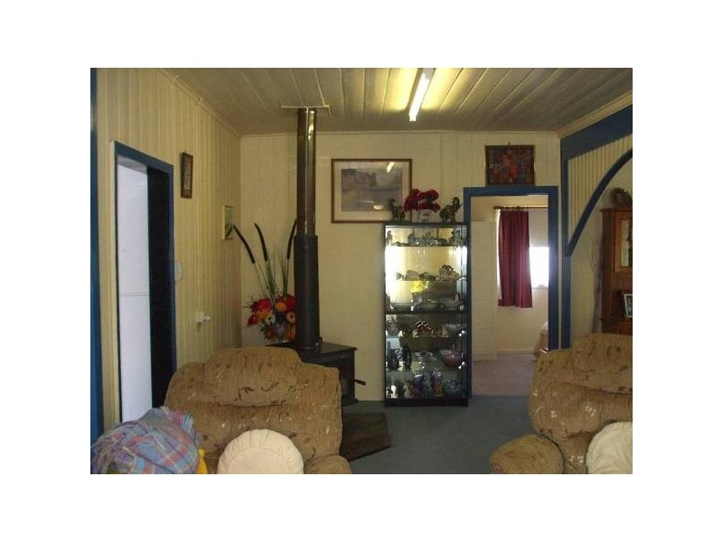 22 Railway Street, Tenterfield NSW 2372