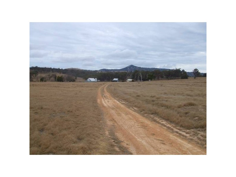 2 Ross Road, Tenterfield NSW 2372