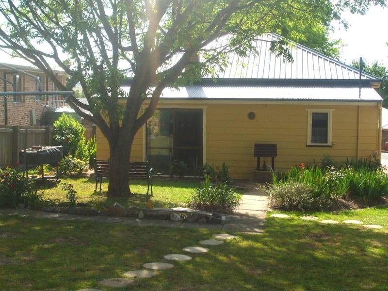 52 George Street, Tenterfield NSW 2372