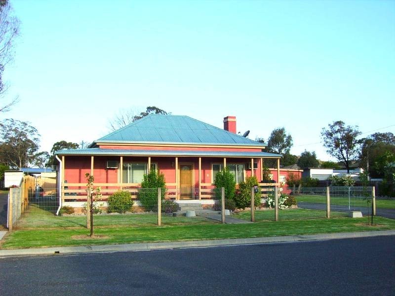 51 Wood Street, Tenterfield NSW 2372