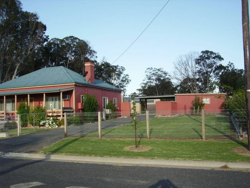 51 Wood Street, Tenterfield NSW 2372