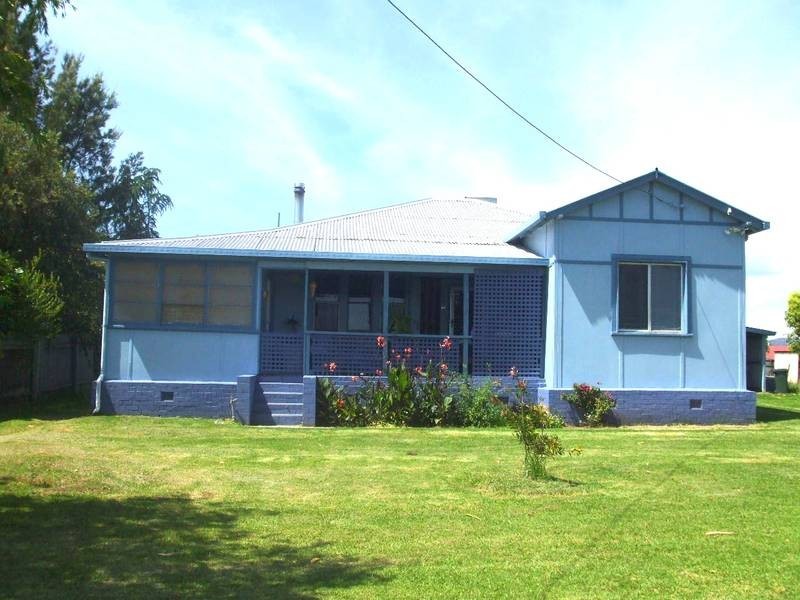 65 Clive Street, Tenterfield NSW 2372