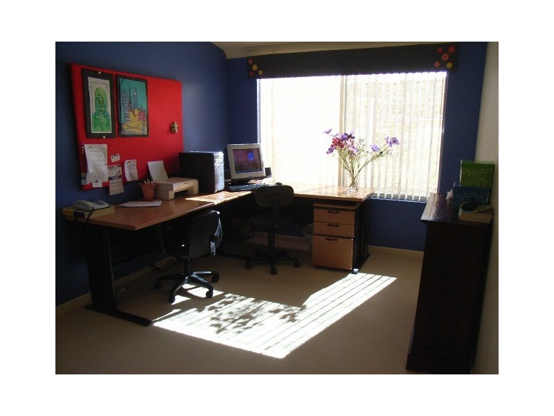 8 Rosebud Crescent, Eaton WA 6232