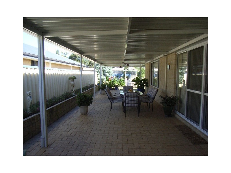 8 Rosebud Crescent, Eaton WA 6232