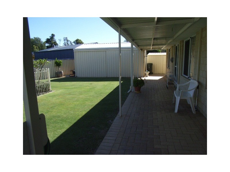 8 Rosebud Crescent, Eaton WA 6232