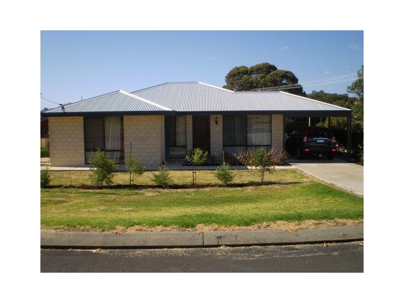 1 Greenfield Road, Harvey WA 6220