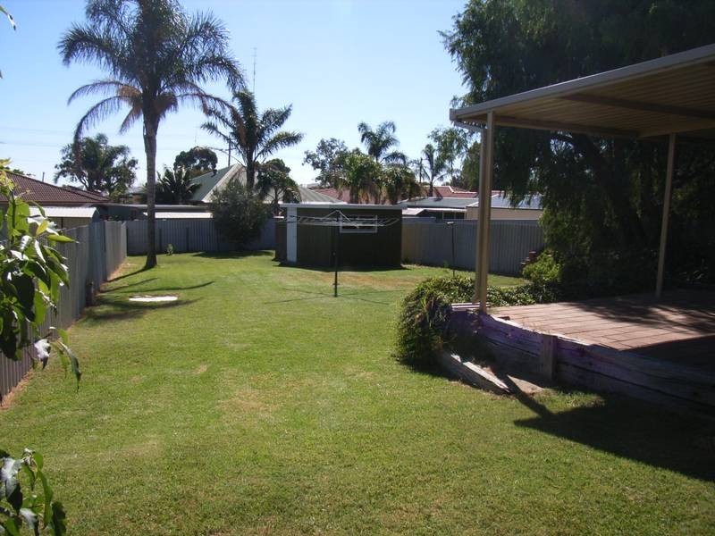 8 Anna Road, Australind WA 6233