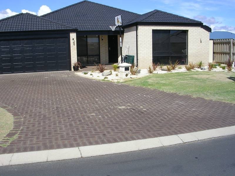 12 Burwood Road, Australind WA 6233