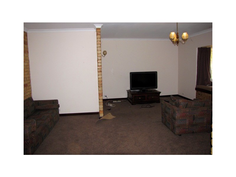 10 Crimp Crescent, Leschenault WA 6233