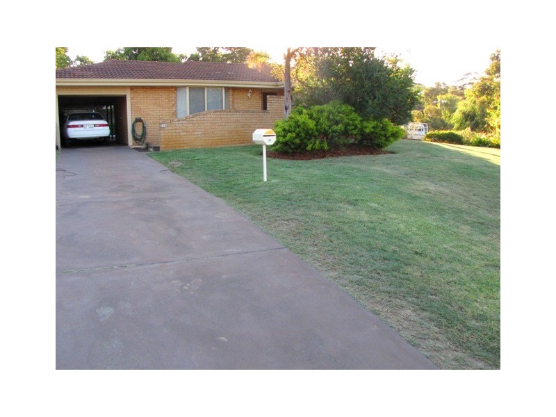 34 Pearce Road, Australind WA 6233