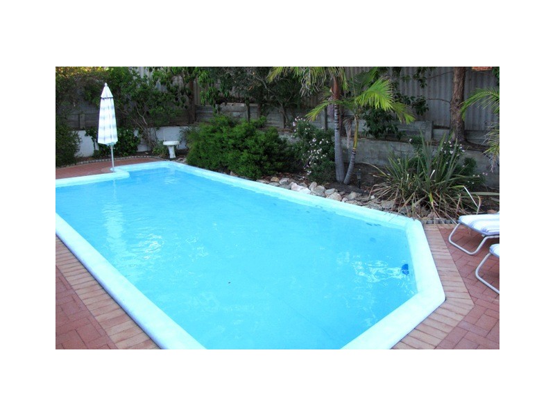 34 Pearce Road, Australind WA 6233