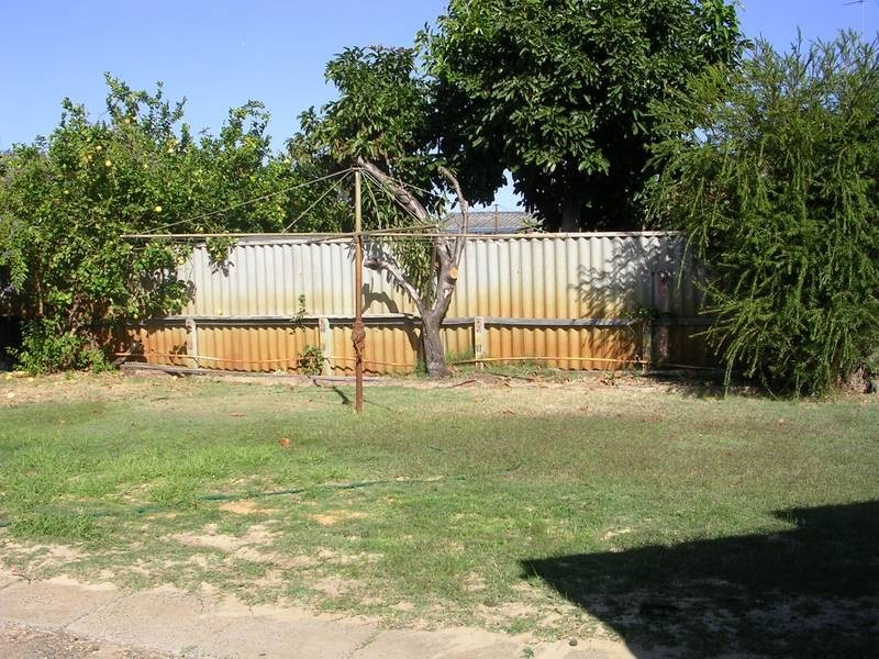 327 Old Coast Road, Australind WA 6233