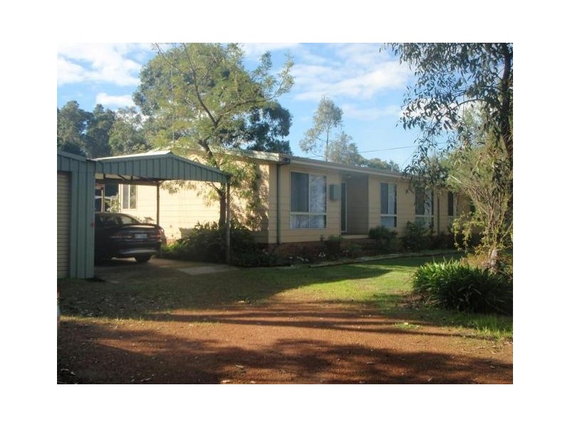 4 Reef Place, Leschenault WA 6233