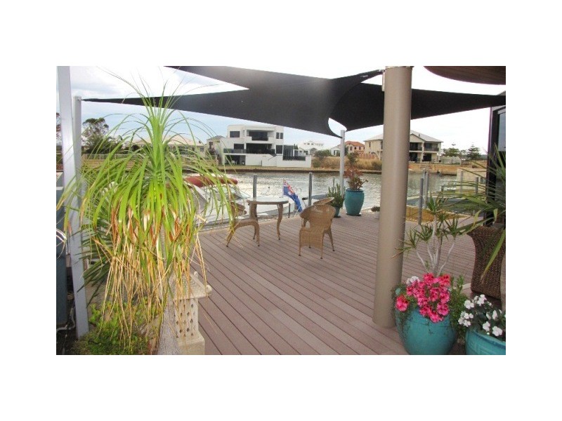 33 Portofino Crescent, Pelican Point WA 6230