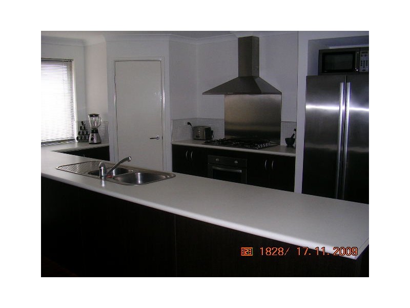 86 Barton Drive, Australind WA 6233