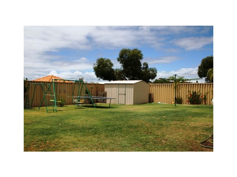 11 Condil Street, Dalyellup WA 6230