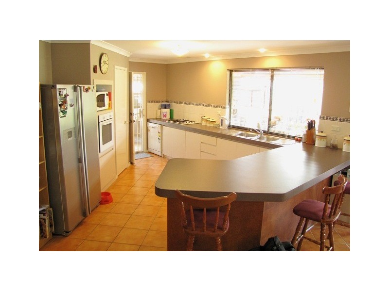8 Carbine Loop, Millbridge WA 6232
