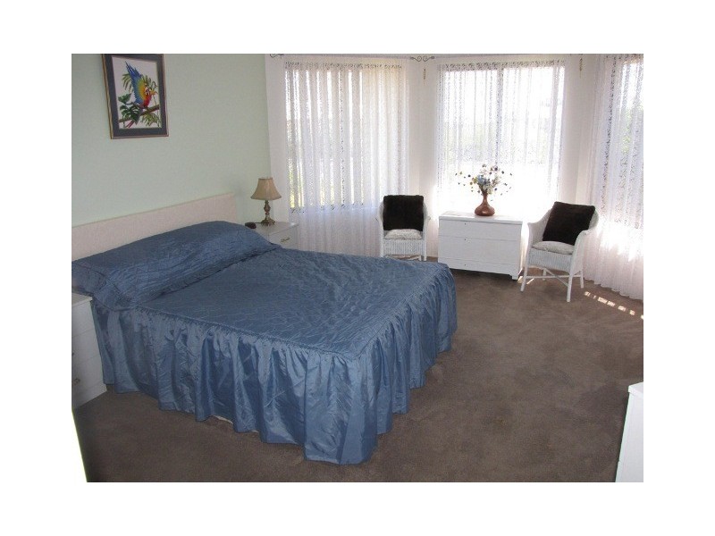 8 Carbine Loop, Millbridge WA 6232