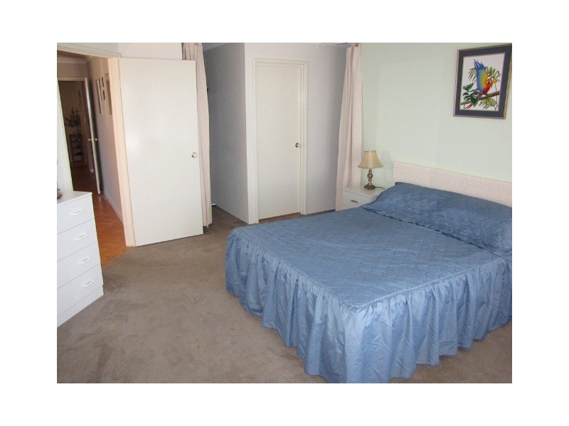 8 Carbine Loop, Millbridge WA 6232