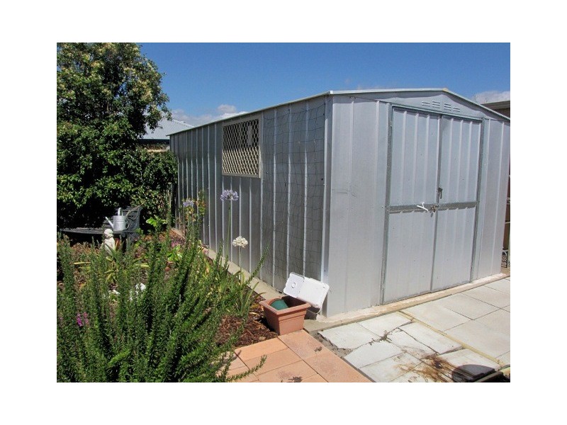 8 Carbine Loop, Millbridge WA 6232