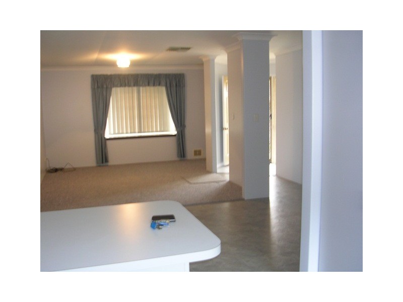 22/13 Paris Road, Australind WA 6233