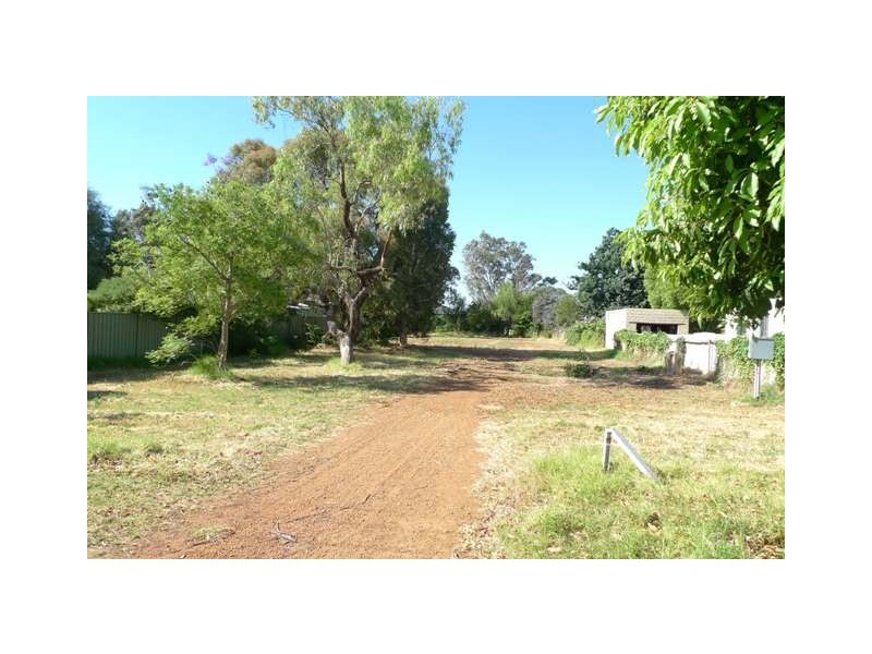 12 Buckby Road, Harvey WA 6220