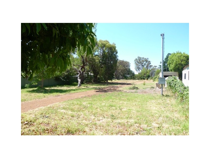 12 Buckby Road, Harvey WA 6220