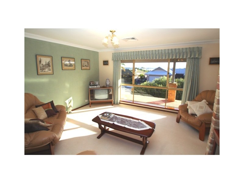 4 Batavia Place, Australind WA 6233