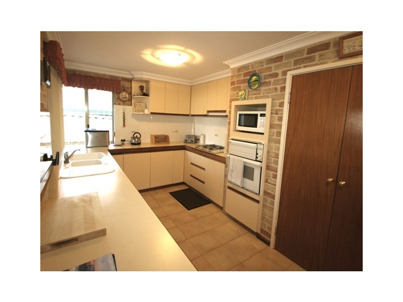 4 Batavia Place, Australind WA 6233