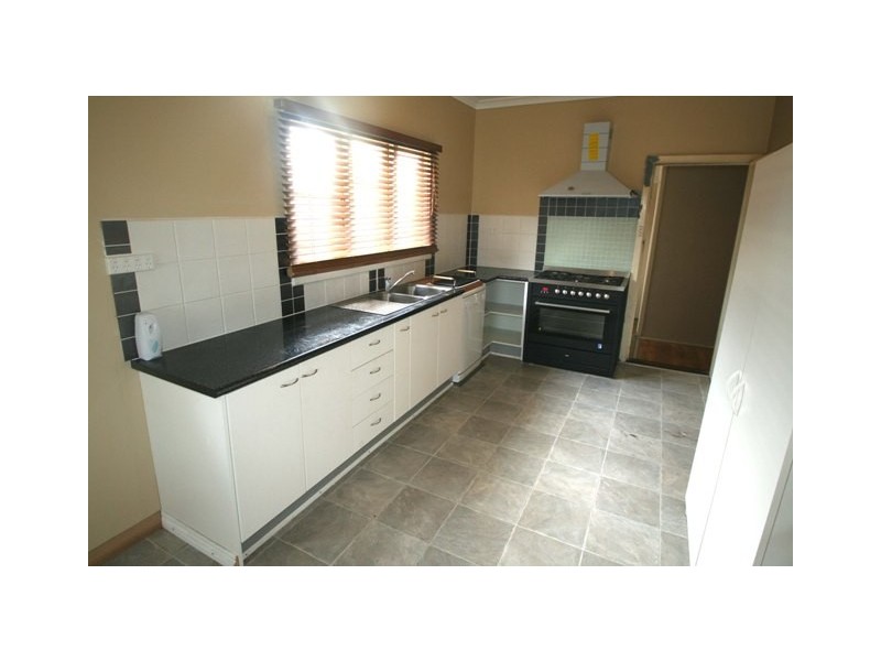 13 Jindee Street, Carey Park WA 6230