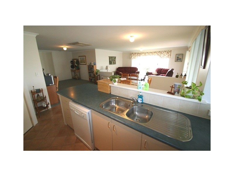 9 Emerald Way, Australind WA 6233