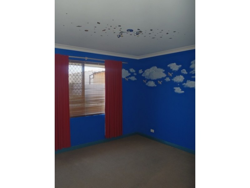 25 Blue Wren Drive, Eaton WA 6232
