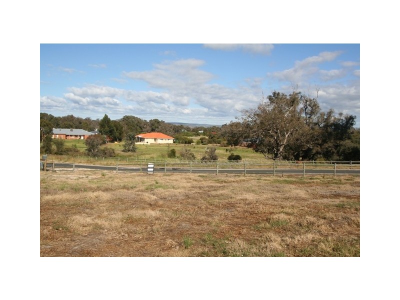 8 Craigie Drive, Roelands WA 6226