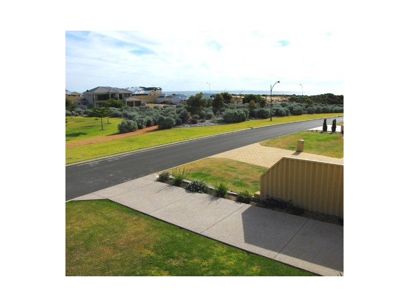 11 Naroona Drive, Dalyellup WA 6230