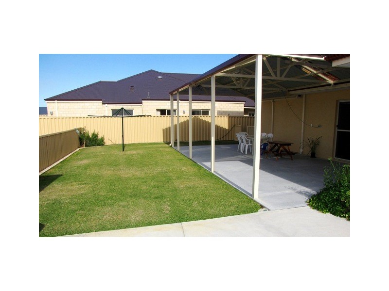 11 Naroona Drive, Dalyellup WA 6230