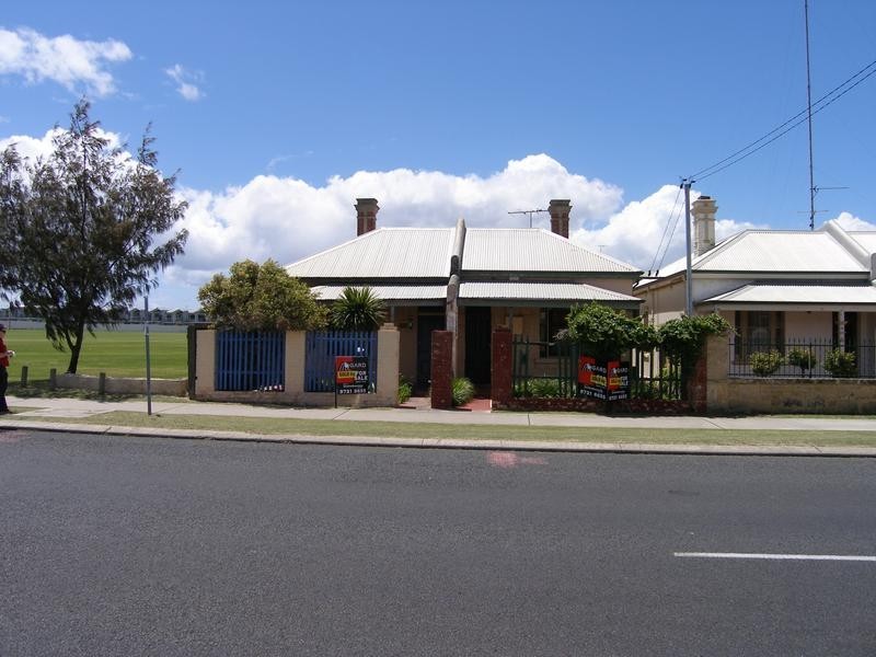 2 Symmons Street, Bunbury WA 6230